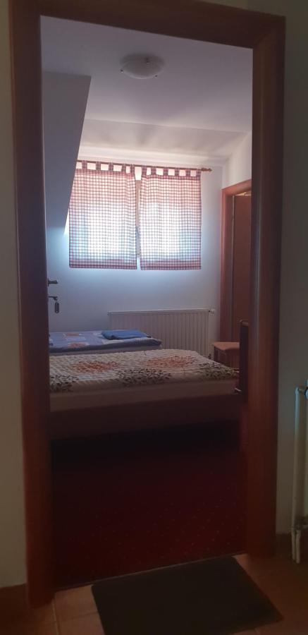Klet Jana Bed & Breakfast Jastrebarsko Buitenkant foto