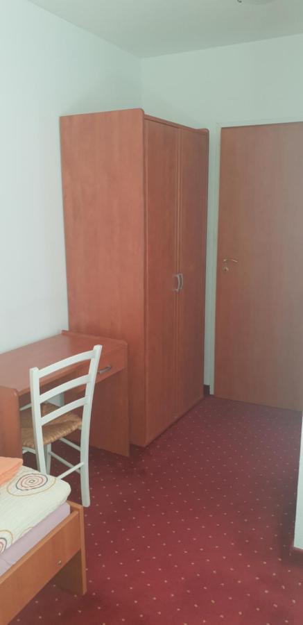 Klet Jana Bed & Breakfast Jastrebarsko Buitenkant foto