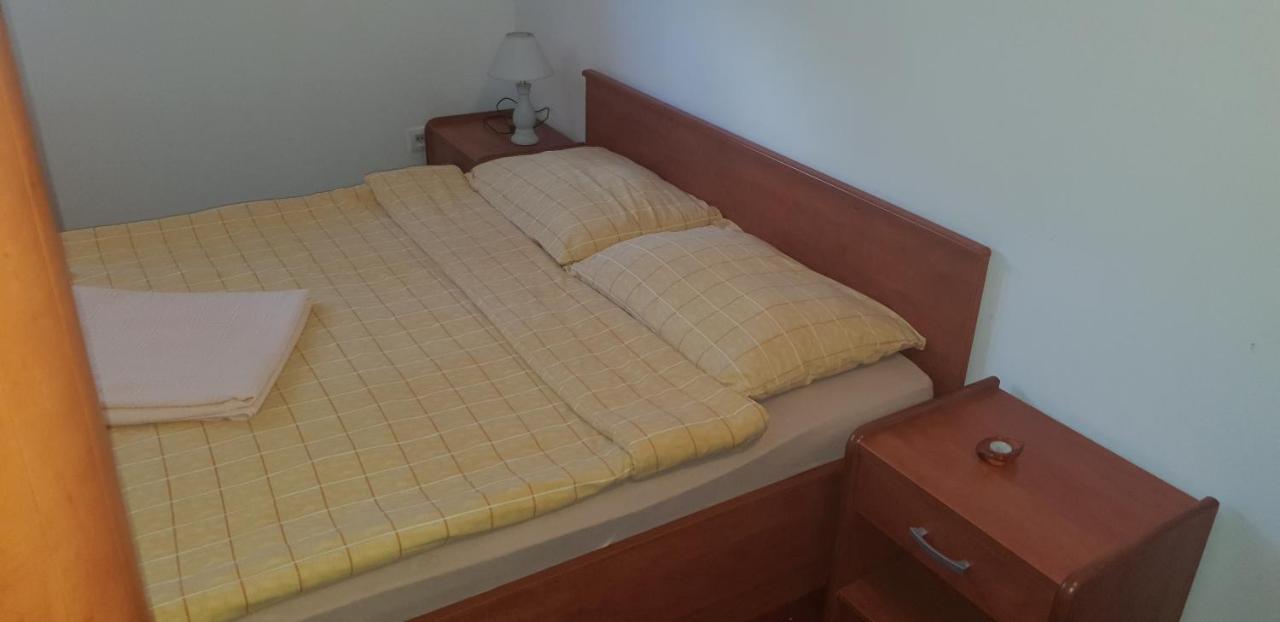 Klet Jana Bed & Breakfast Jastrebarsko Buitenkant foto