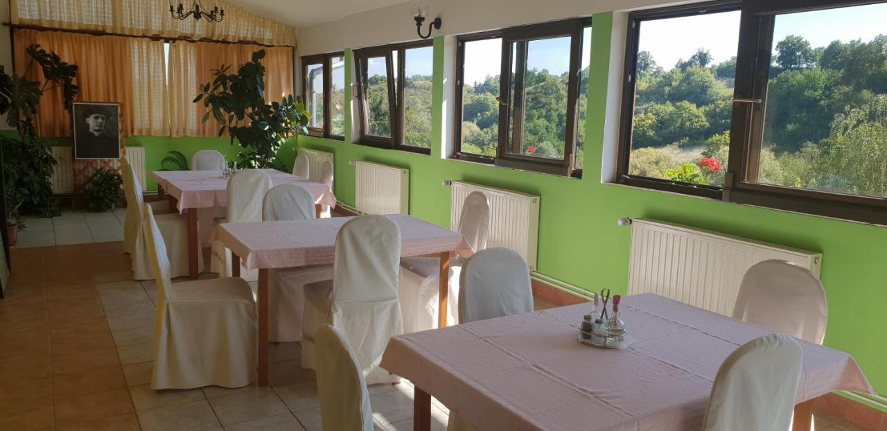 Klet Jana Bed & Breakfast Jastrebarsko Buitenkant foto